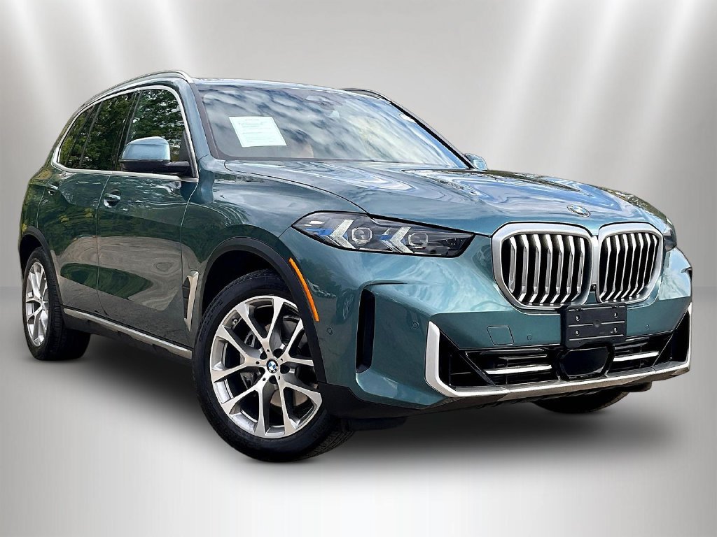 Used 2022 BMW X5 xDrive40i w/ M Sport Package AWD/4WD image 3