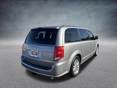 Used 2019 Dodge Grand Caravan SXT FWD image 3