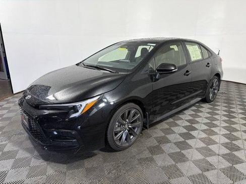 Used 2024 Toyota Corolla XSE FWD image 2