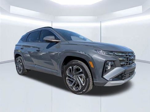 Certified 2025 Hyundai Tucson Limited AWD/4WD image 1