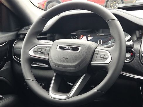 New 2026 Jeep Compass Latitude image 13