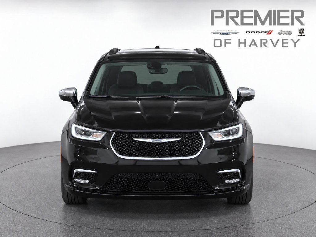 Used 2023 Chrysler Pacifica Limited FWD image 5