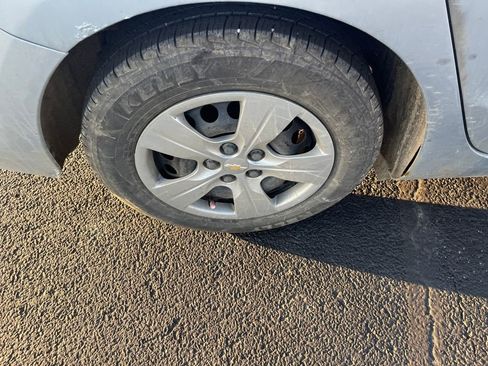 Used 2017 Chevrolet Cruze LS image 26