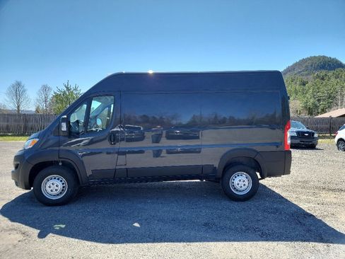 New 2026 RAM ProMaster 1500 w/ Convenience Group FWD image 8