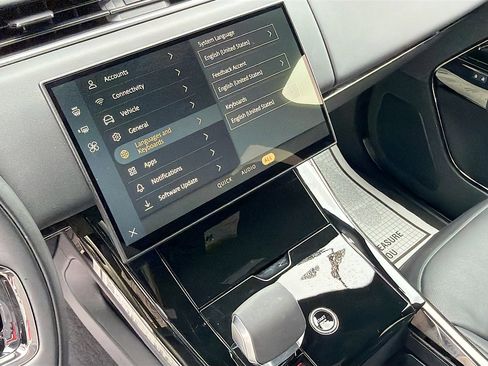 Used 2025 Land Rover Range Rover Sport Dynamic SE image 27