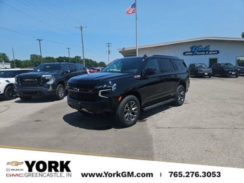 Used 2023 Chevrolet Tahoe Z71 w/ Luxury Package AWD/4WD image 1