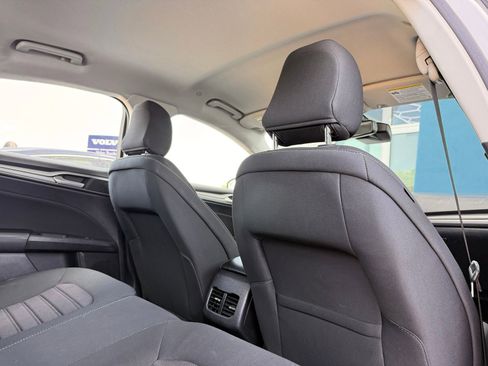 Used 2020 Ford Fusion SE FWD image 18