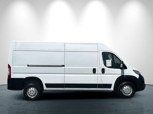 Used 2023 RAM ProMaster 2500 FWD image 3