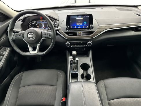 Used 2025 Nissan Altima 2.5 SV image 21