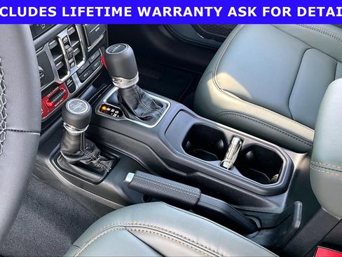 Used 2026 Jeep Gladiator Mojave AWD/4WD image 14