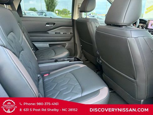 New 2026 Nissan Pathfinder Platinum AWD/4WD image 36