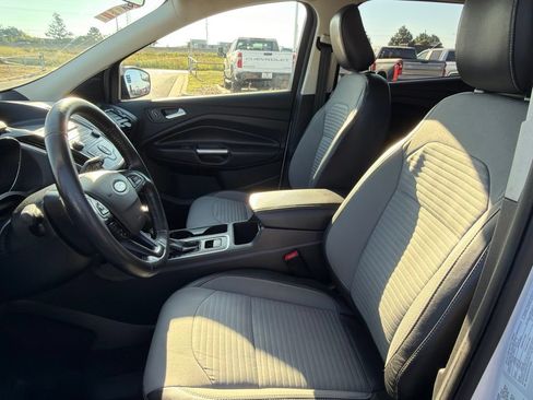 Used 2018 Ford Escape SE w/ SE Sport Appearance Package AWD/4WD image 15