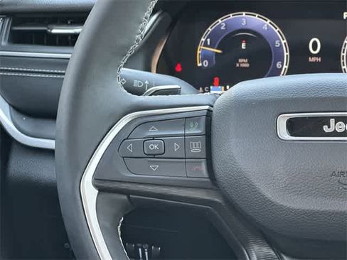 Used 2023 Jeep Grand Cherokee L Laredo w/ Luxury Tech Group I image 7