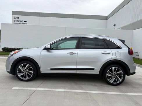 Used 2017 Kia Niro Touring w/ Advanced Technology Package image 14