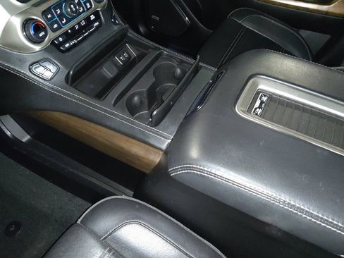 Used 2018 GMC Yukon Denali w/ Denali Ultimate Package image 26