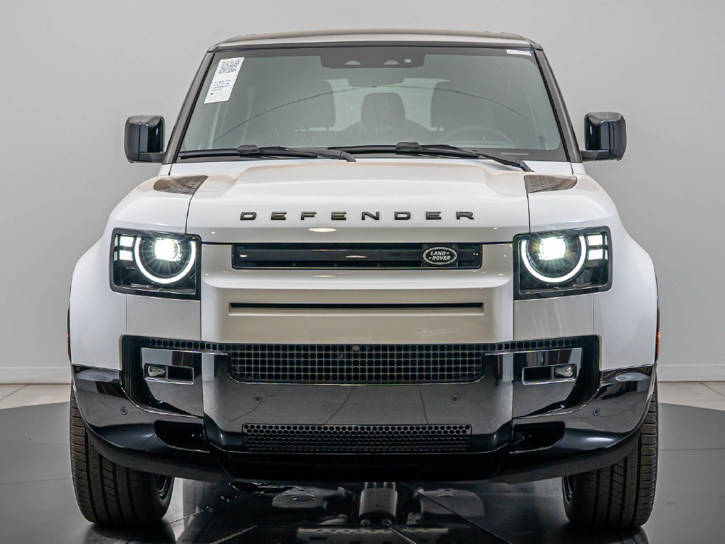 New 2026 Land Rover Defender 90 V8 AWD/4WD image 2