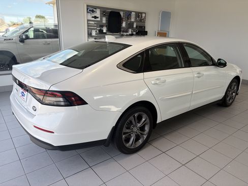Used 2024 Honda Accord EX image 10