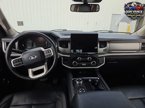 Used 2024 Ford Expedition XLT AWD/4WD image 12