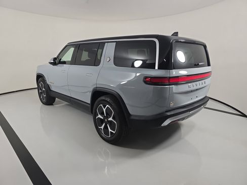 Used 2024 Rivian R1S Adventure AWD/4WD image 3