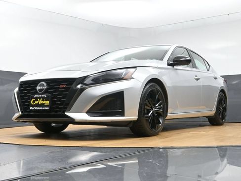 Used 2024 Nissan Altima 2.5 SR FWD image 46