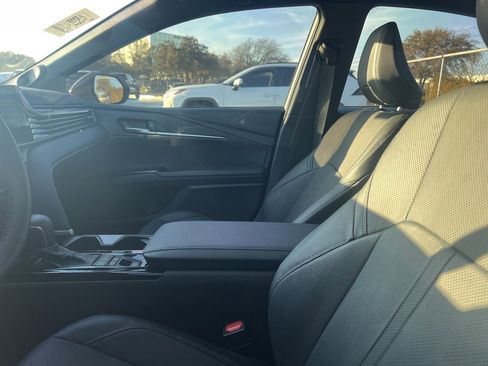 Used 2025 Toyota Camry XSE image 9