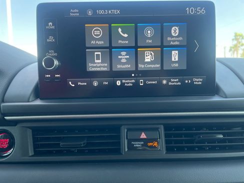 Used 2025 Honda Pilot EX-L image 15