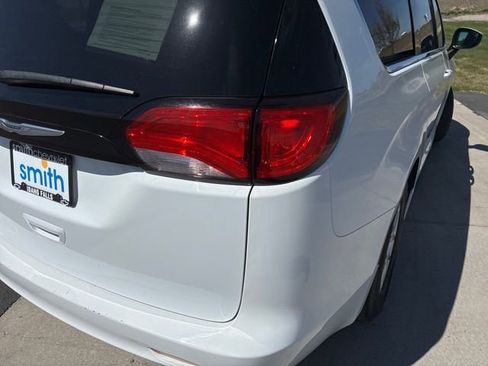Used 2023 Chrysler Voyager LX FWD image 27