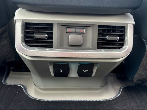 Used 2023 Ford F150 Limited image 26