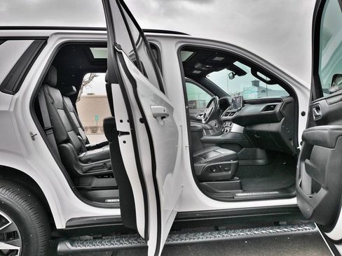 Used 2021 Chevrolet Tahoe Z71 w/ Z71 Signature Package image 10