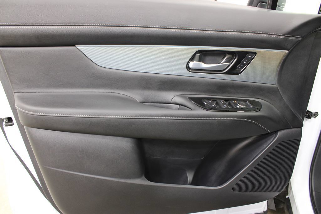 Used 2025 Nissan Murano SL AWD/4WD image 17