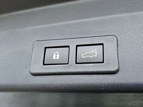 Used 2023 Subaru Ascent Premium w/ Convenience Package image 32