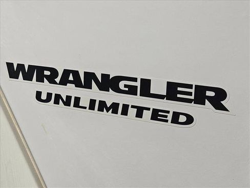 Used 2012 Jeep Wrangler Unlimited Rubicon AWD/4WD image 29