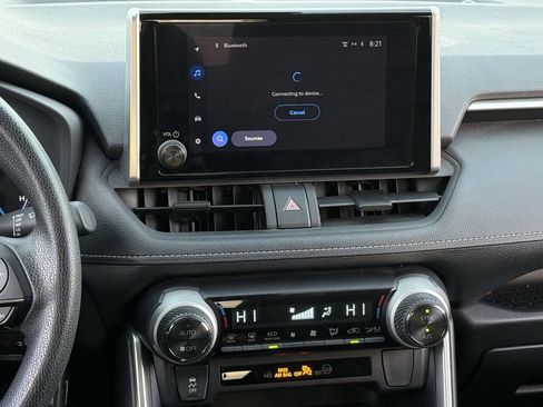 Used 2023 Toyota RAV4 LE image 17