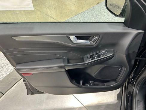 New 2026 Ford Escape SE FWD image 14