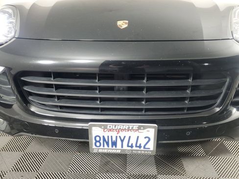 Used 2016 Porsche Cayenne image 10