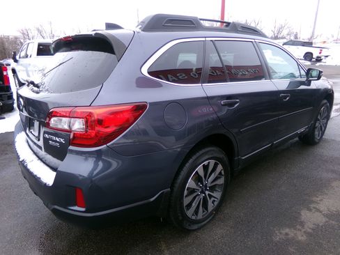 Used 2016 Subaru Outback 3.6R Limited image 3