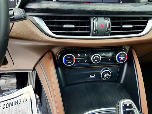 Used 2021 Alfa Romeo Stelvio Sprint w/ Cold Weather Package AWD/4WD image 18