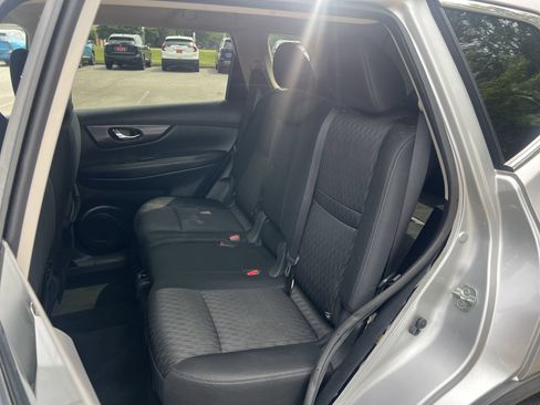 Used 2018 Nissan Rogue SV FWD image 17