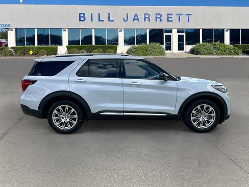 New 2026 Ford Explorer Platinum RWD image 3
