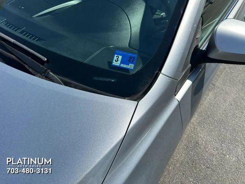 Used 2015 Toyota Camry XLE w/ Moonroof Package image 7