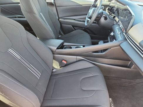 Used 2024 Hyundai Elantra SEL w/ Convenience Package image 15
