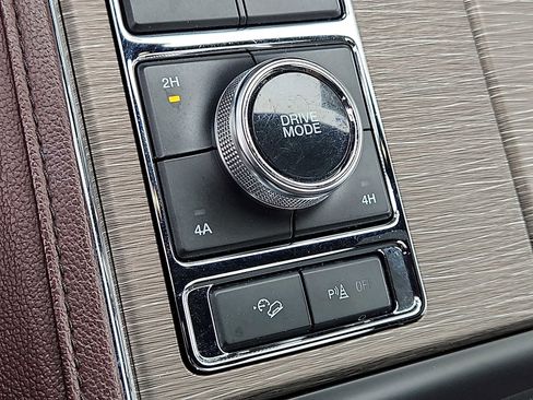 Used 2023 Ford Expedition Limited image 39