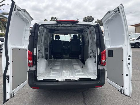 Used 2020 Mercedes-Benz Metris image 10
