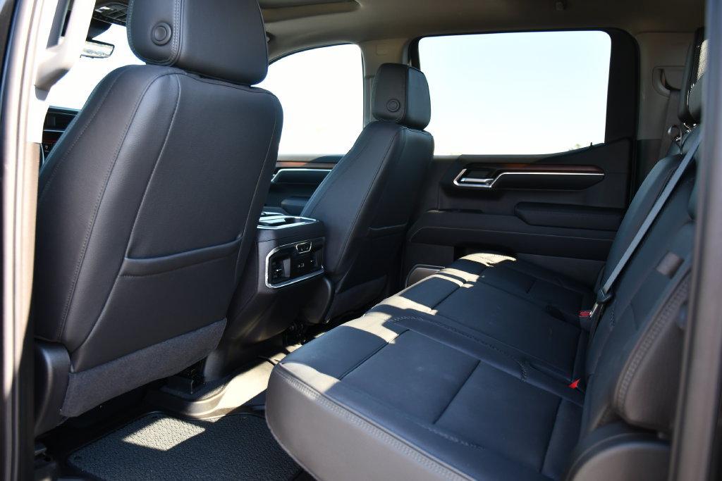 Used 2025 GMC Sierra 1500 Denali w/ Denali Reserve Package AWD/4WD image 23