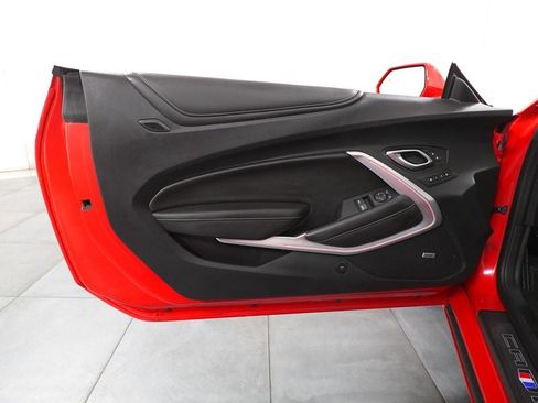 Used 2018 Chevrolet Camaro SS RWD image 19