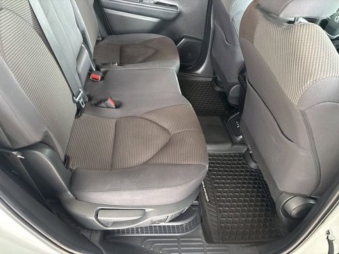 Used 2024 Toyota Highlander LE image 29