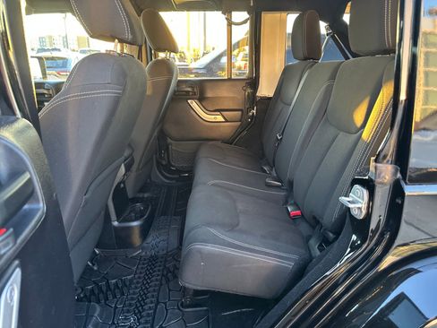 Used 2015 Jeep Wrangler Unlimited Sahara w/ Connectivity Group image 16