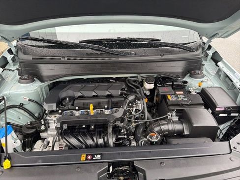 Certified 2025 Hyundai Venue SE image 38
