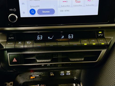 Used 2025 Toyota Camry SE image 16