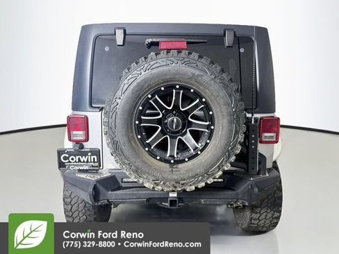 Used 2014 Jeep Wrangler Unlimited Rubicon w/ Connectivity Group AWD/4WD image 8